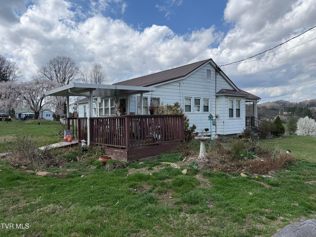 Photo of 274 Old Stage Trail, Bristol, TN 37620 (MLS # 9992605)