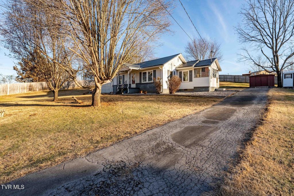 Photo of 172 Hopper Road, Johnson City, TN 37601 (MLS # 9989529)