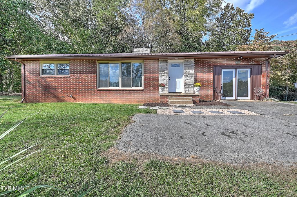 Photo of 1204 Carters Valley Road, Kingsport, TN 37660 (MLS # 9986564)
