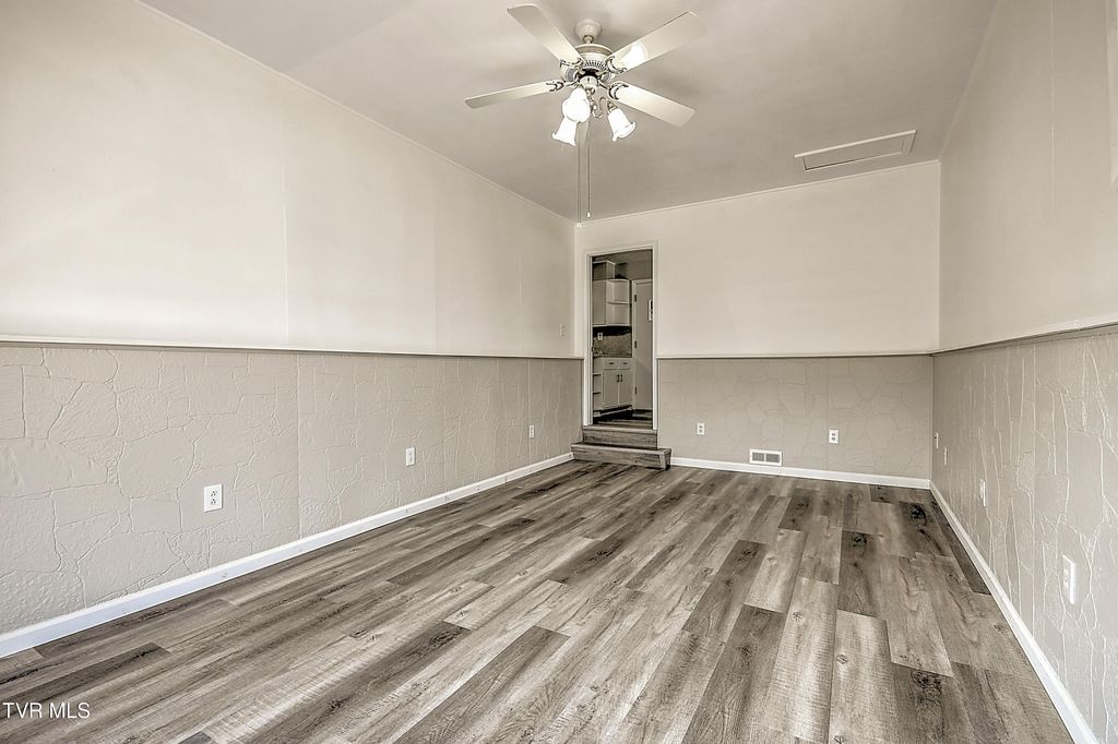 Photo of 1204 Carters Valley Road, Kingsport, TN 37660 (MLS # 9986564)