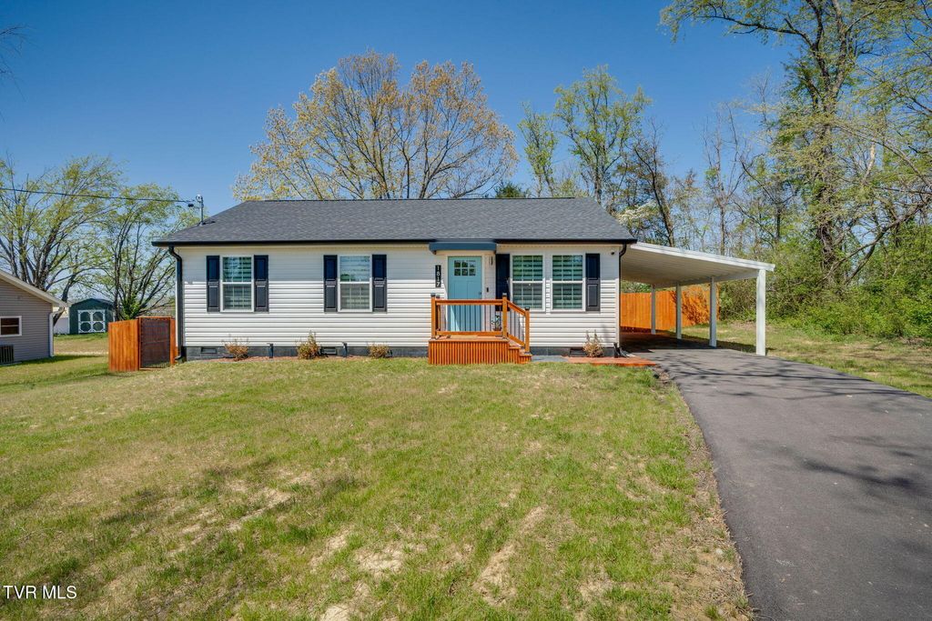 Photo of 1817 Ridgemont Drive, Greeneville, TN 37745 (MLS # 9993714)