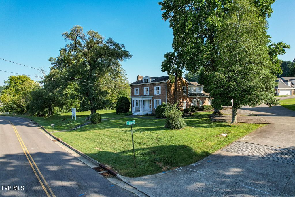 Photo of 1606 Hannah Street, Greeneville, TN 37745 (MLS # 9984077)