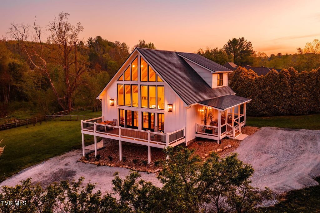 Photo of 212 County Farm Road, Jonesborough, TN 37659 (MLS # 9993926)