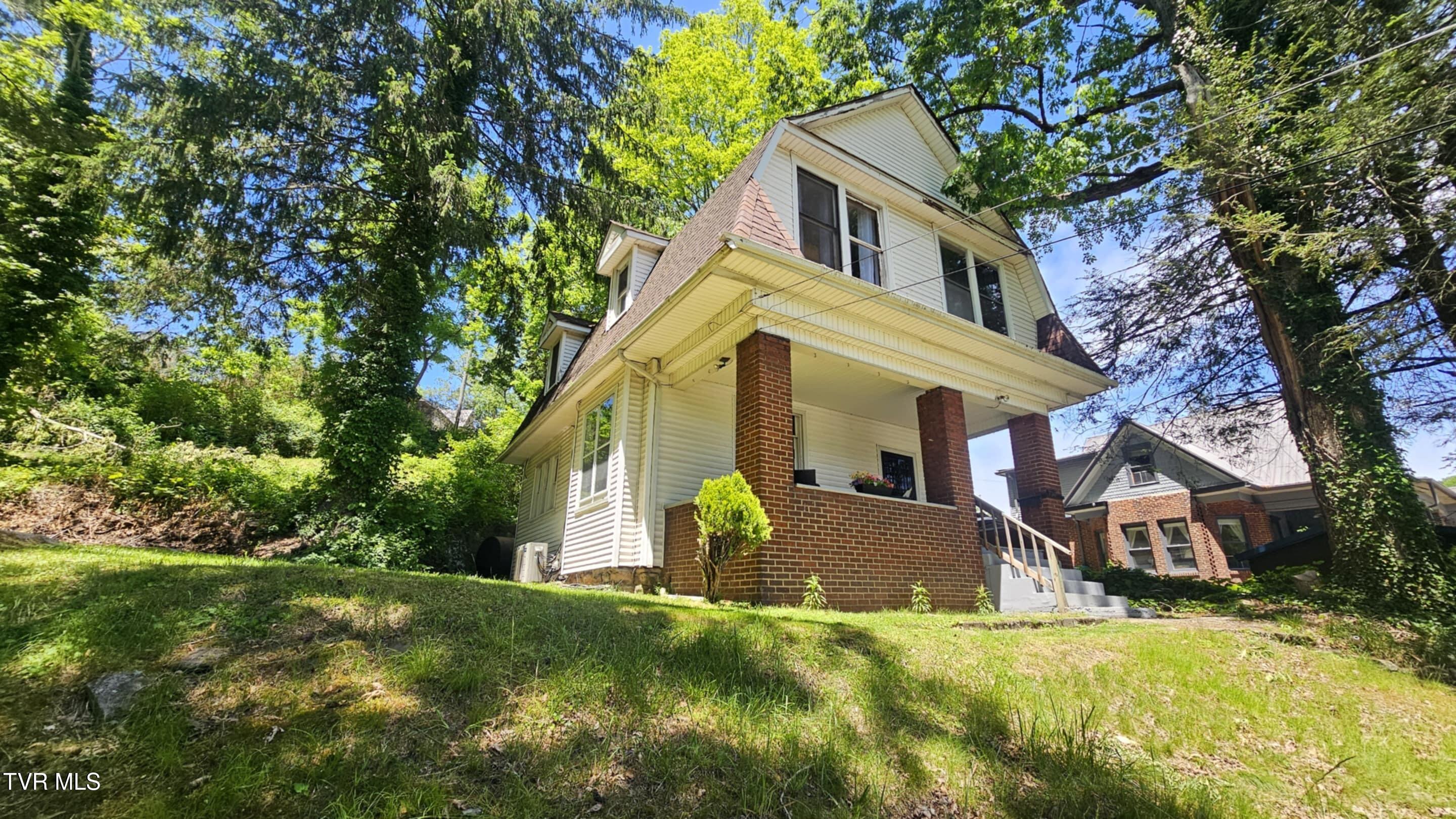 736 The Terrace Street, Norton, Virginia image 3