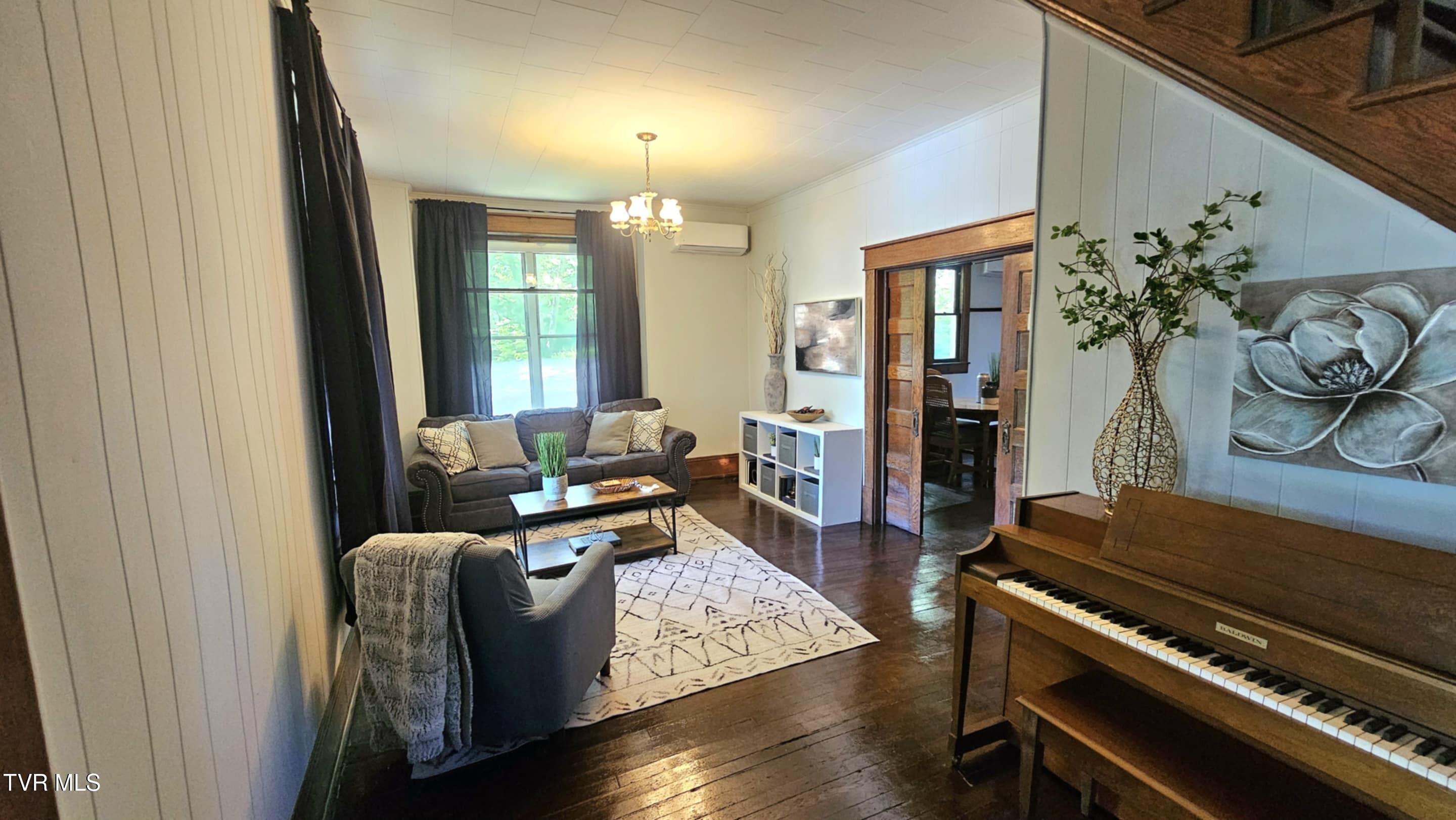 736 The Terrace Street, Norton, Virginia image 7