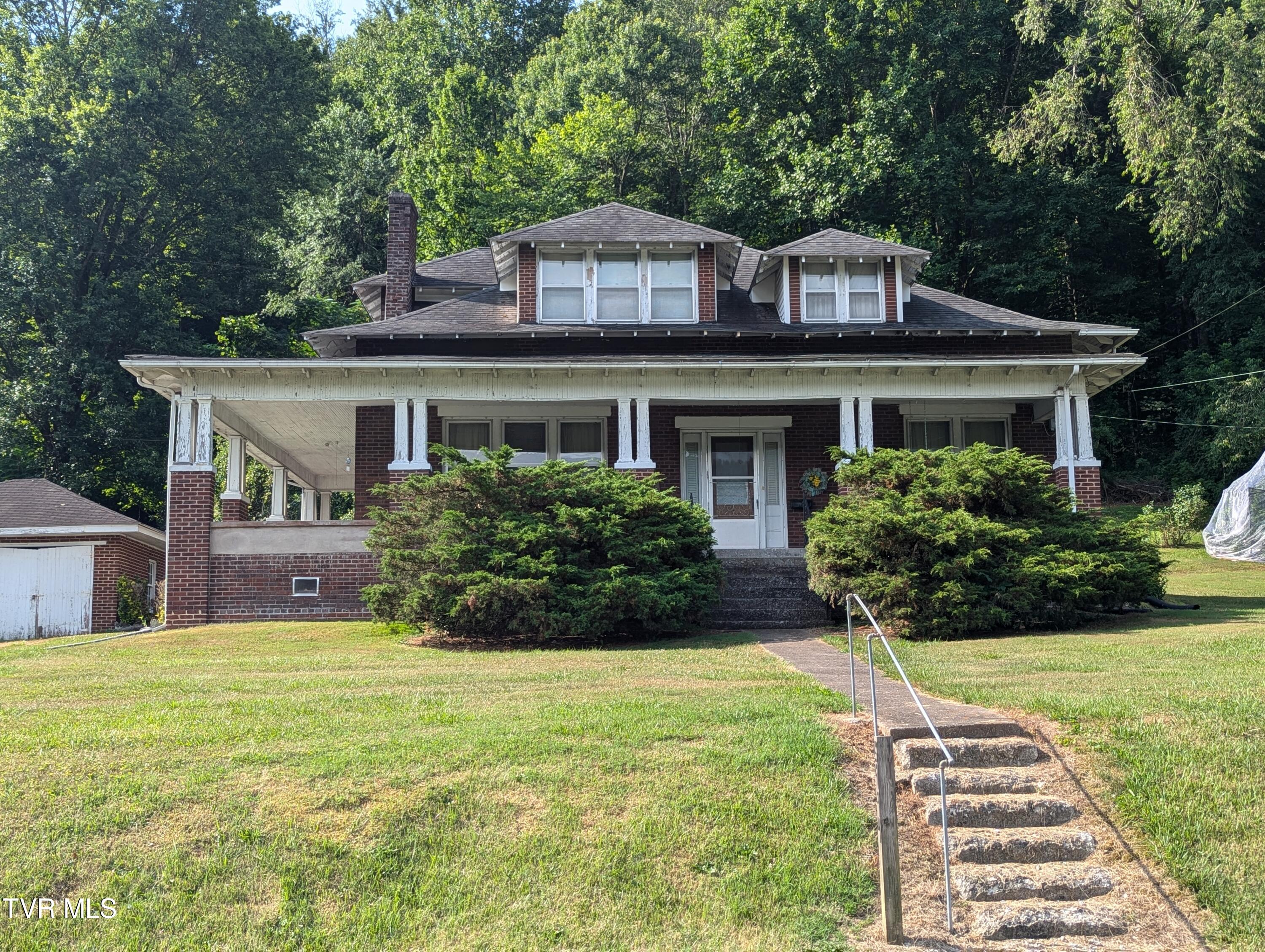 5994 Dr Thomas Walker Road, Rose Hill, Virginia image 2