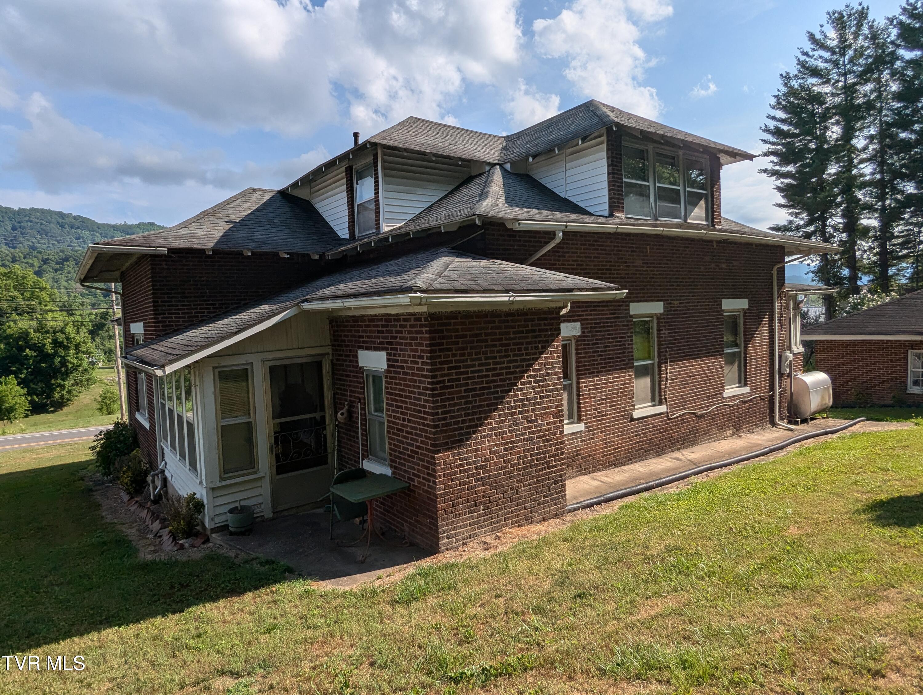 5994 Dr Thomas Walker Road, Rose Hill, Virginia image 6