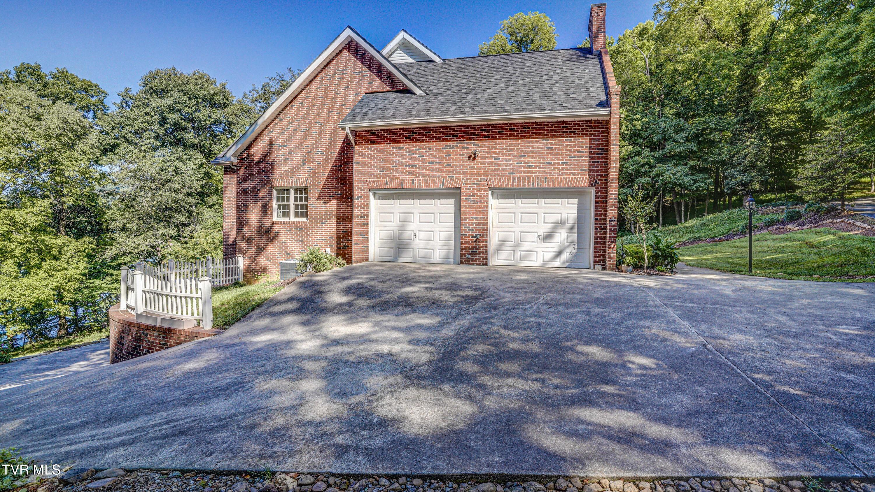 1212 Wahoo Valley Road
