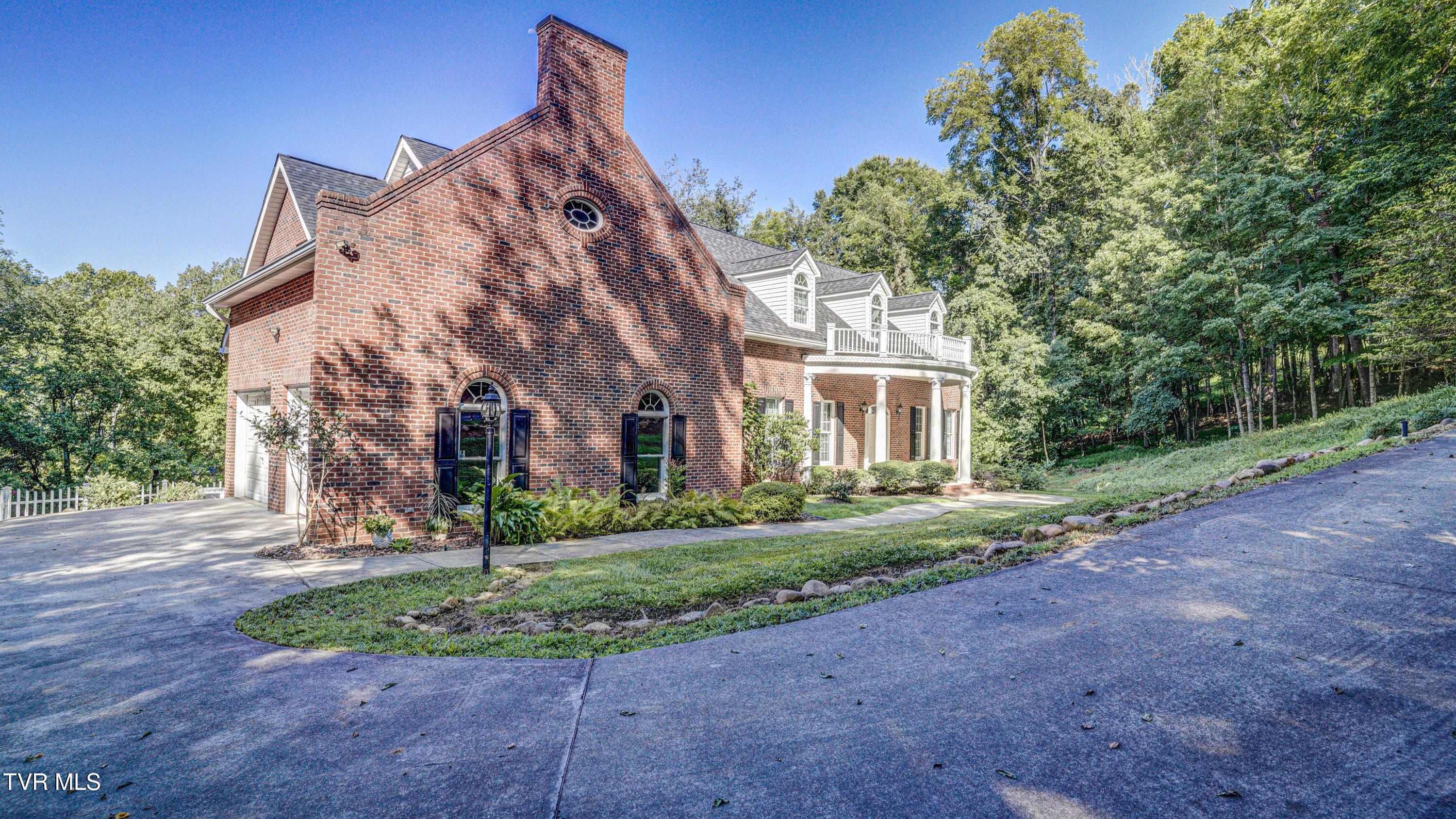 1212 Wahoo Valley Road