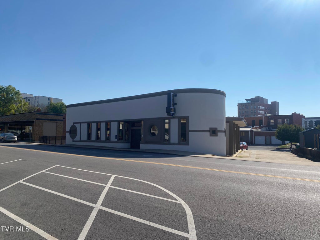 Photo of 171 Piedmont Avenue, Bristol, VA 24201 (MLS # 10000553)