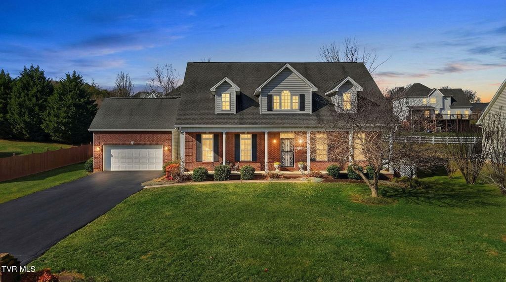 Photo of 1218 Glen Abbey Way, Johnson City, TN 37615 (MLS # 9990071)