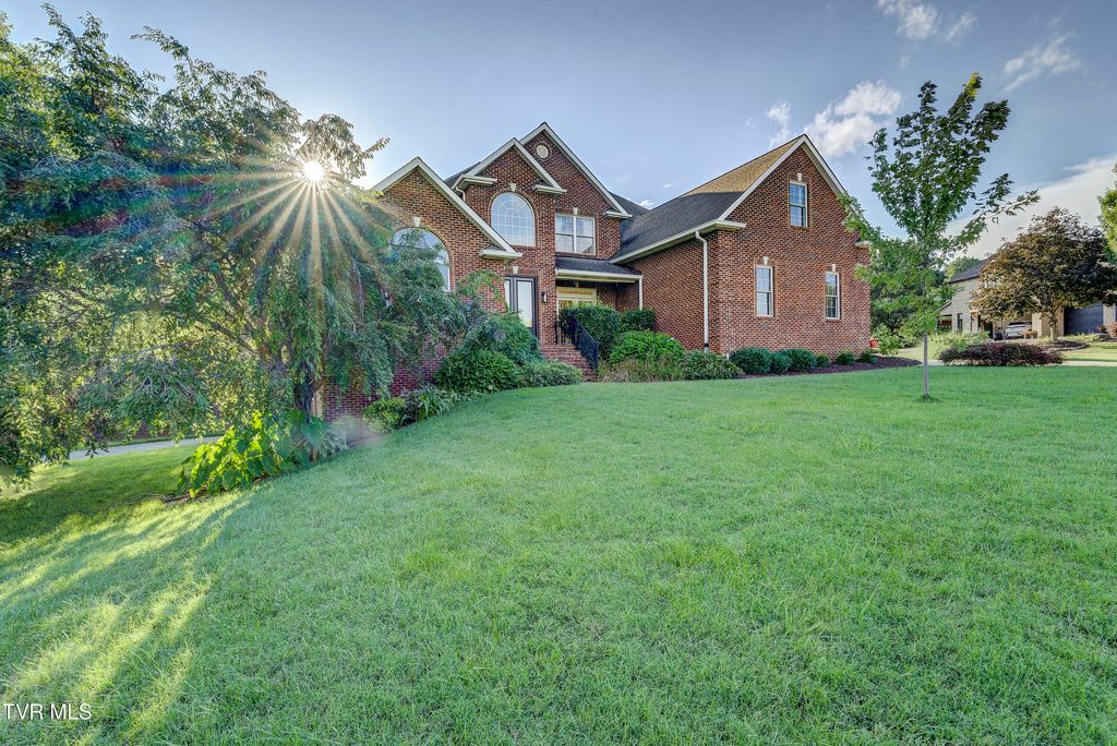 Photo of 405 Heather View Drive, Jonesborough, TN 37659 (MLS # 9977503)