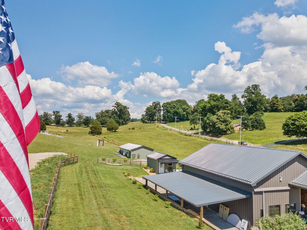 Photo of 3220 Knob Creek Road, Johnson City, TN 37615 (MLS # 9989845)