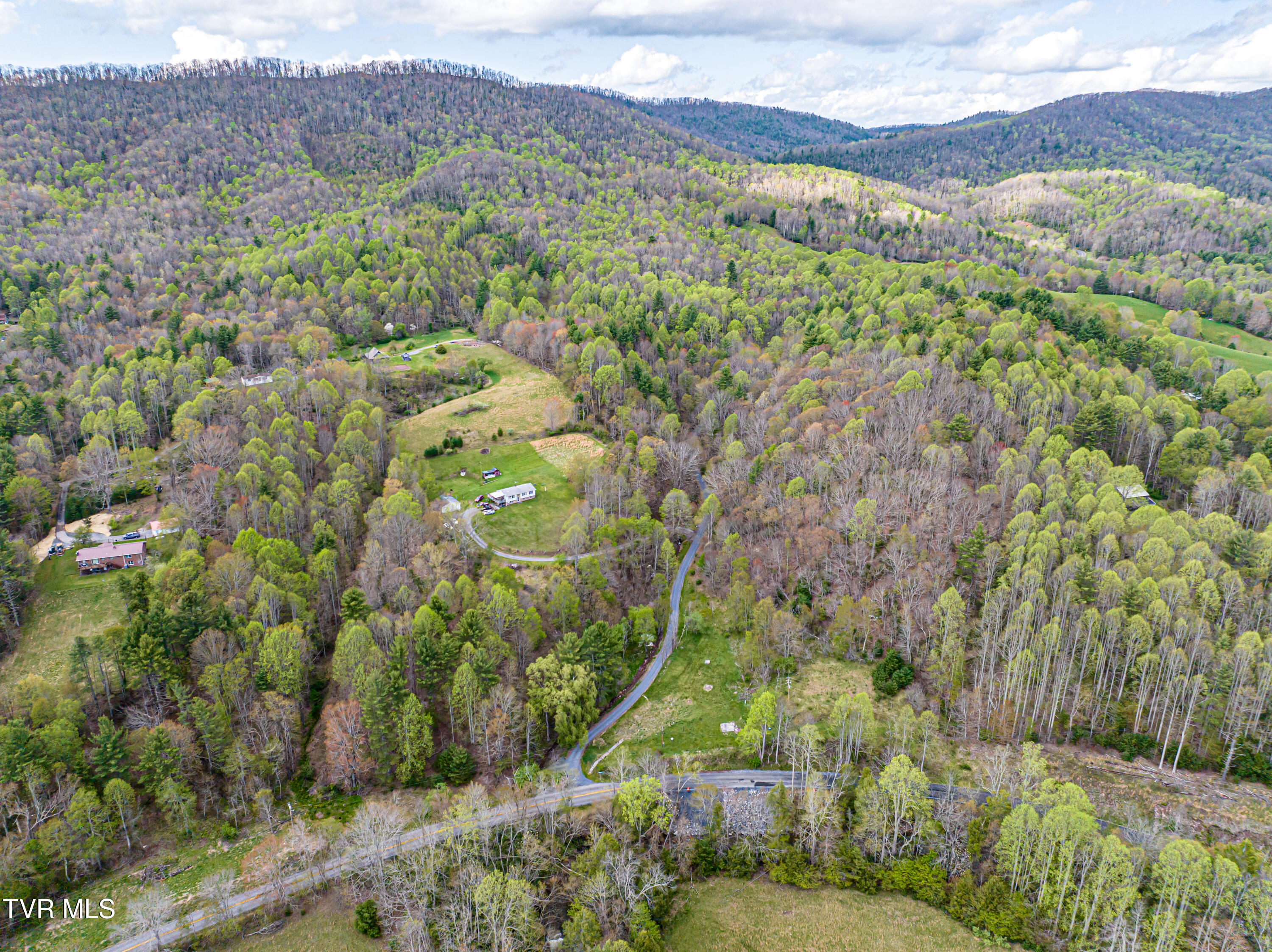 513 Beadwood Lane, Damascus, Virginia image 44