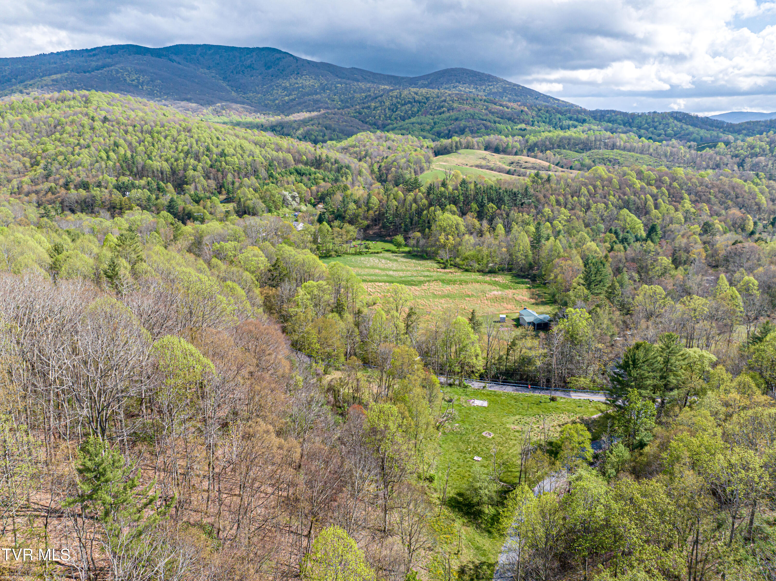 513 Beadwood Lane, Damascus, Virginia image 39