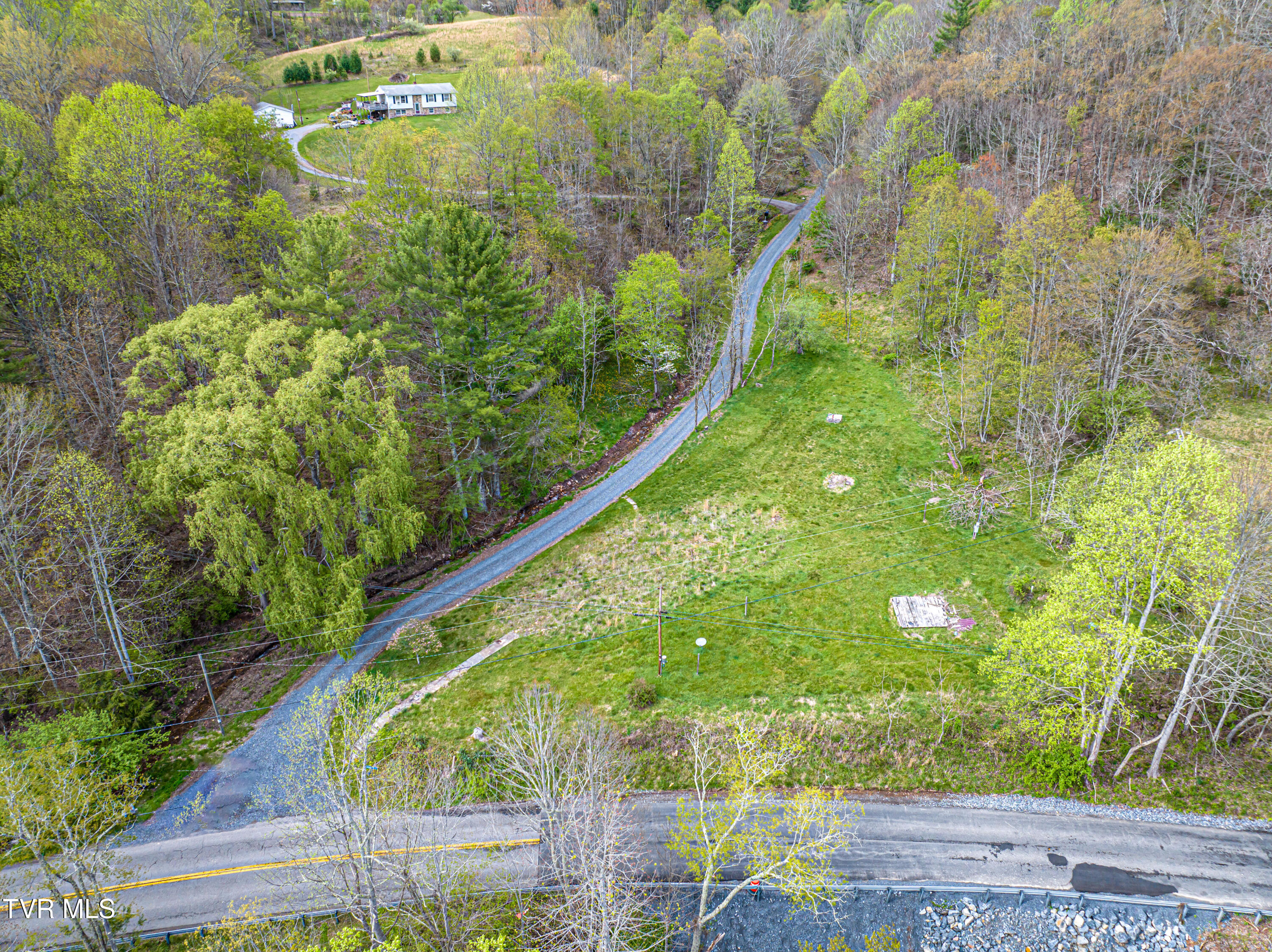 513 Beadwood Lane, Damascus, Virginia image 3