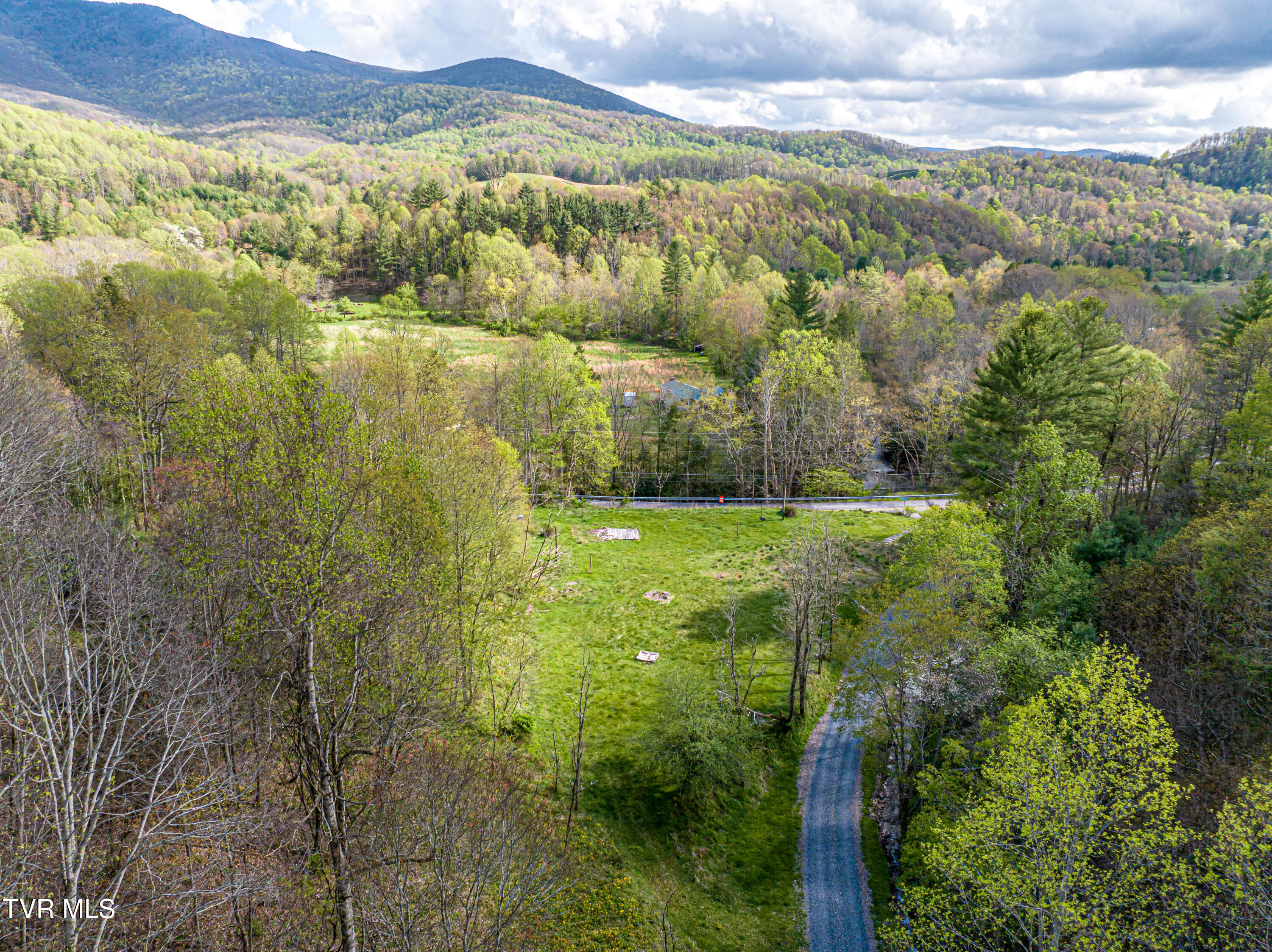 513 Beadwood Lane, Damascus, Virginia image 14