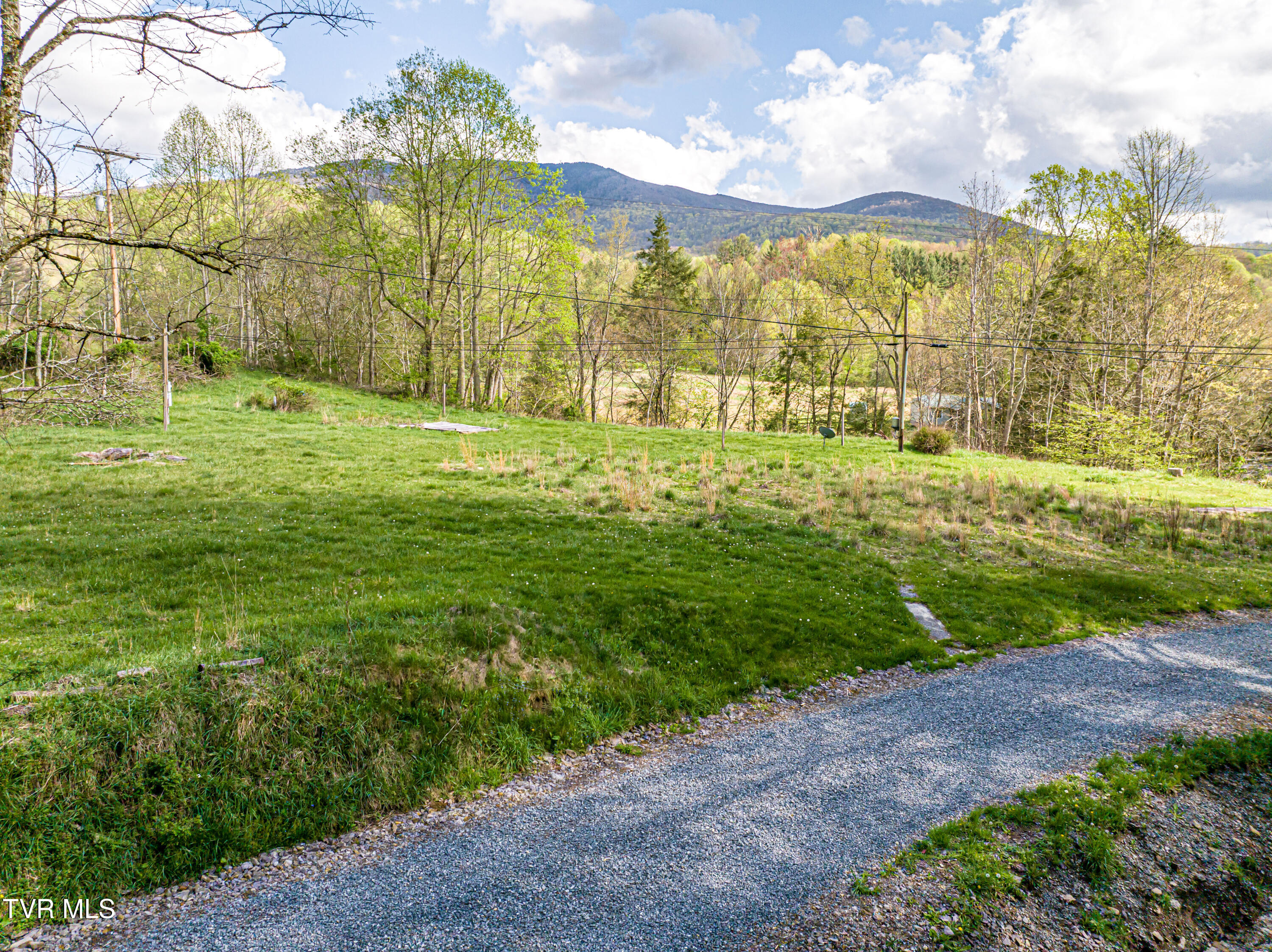 513 Beadwood Lane, Damascus, Virginia image 6