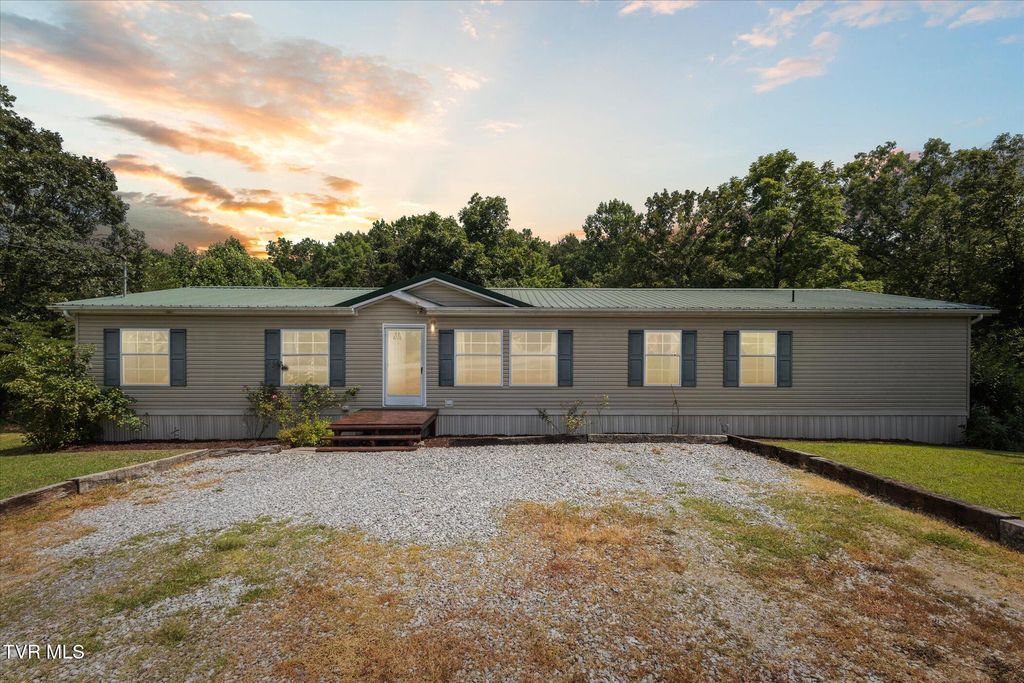 Photo of 4035 Ridge Road, Kingsport, TN 37660 (MLS # 9983103)