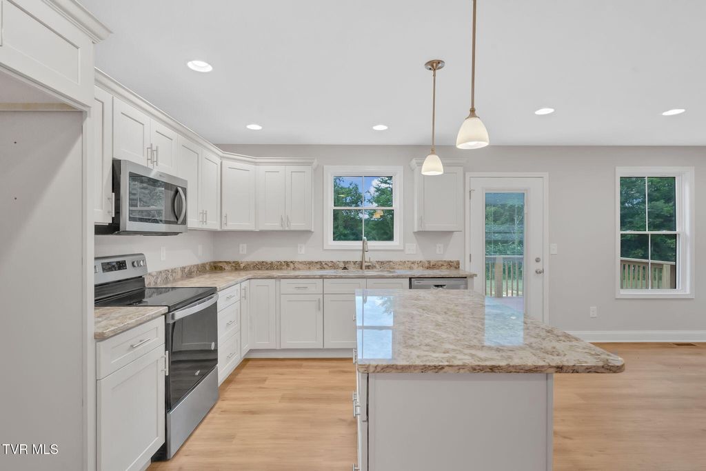 Photo of 614 Cherry Marie Drive, Jonesborough, TN 37659 (MLS # 9989137)