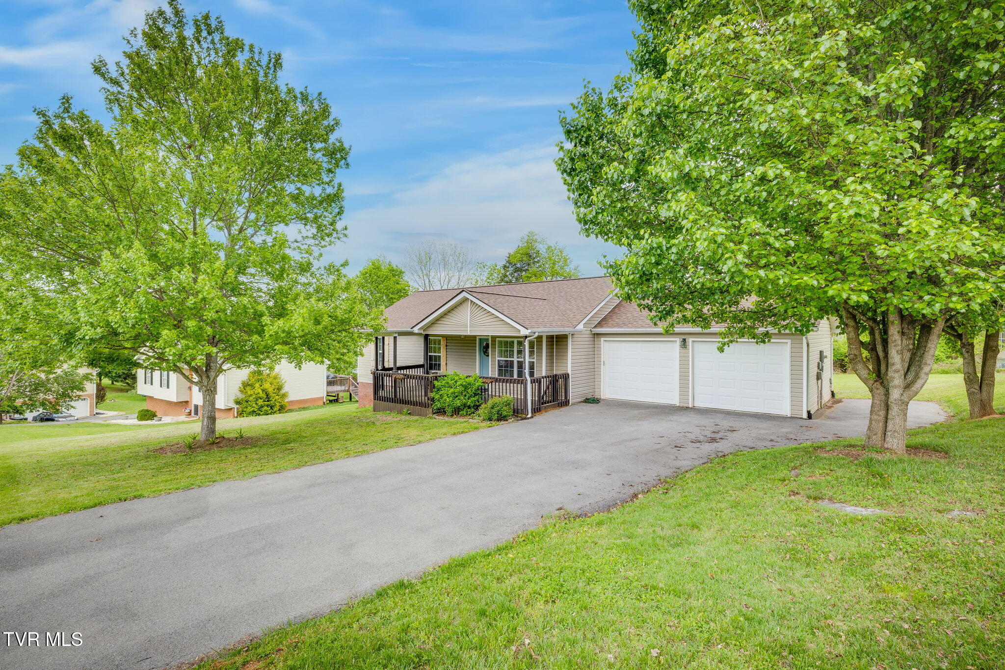 111 Glen Ayre Drive, Johnson City, Tennessee image 2