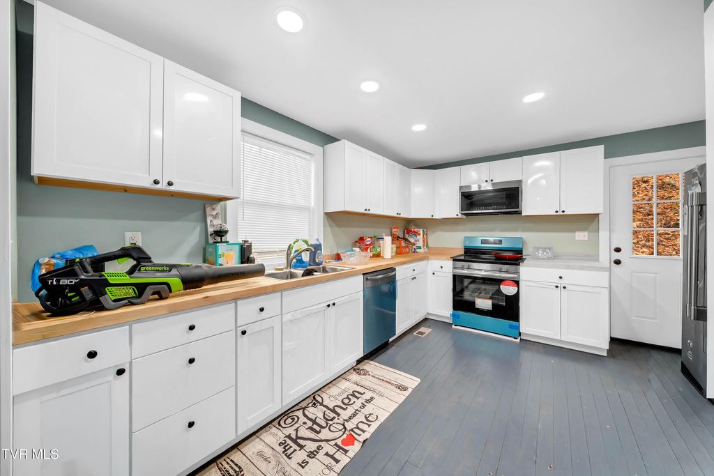 Photo of 1658 Echo Court, Kingsport, TN 37665 (MLS # 9988567)