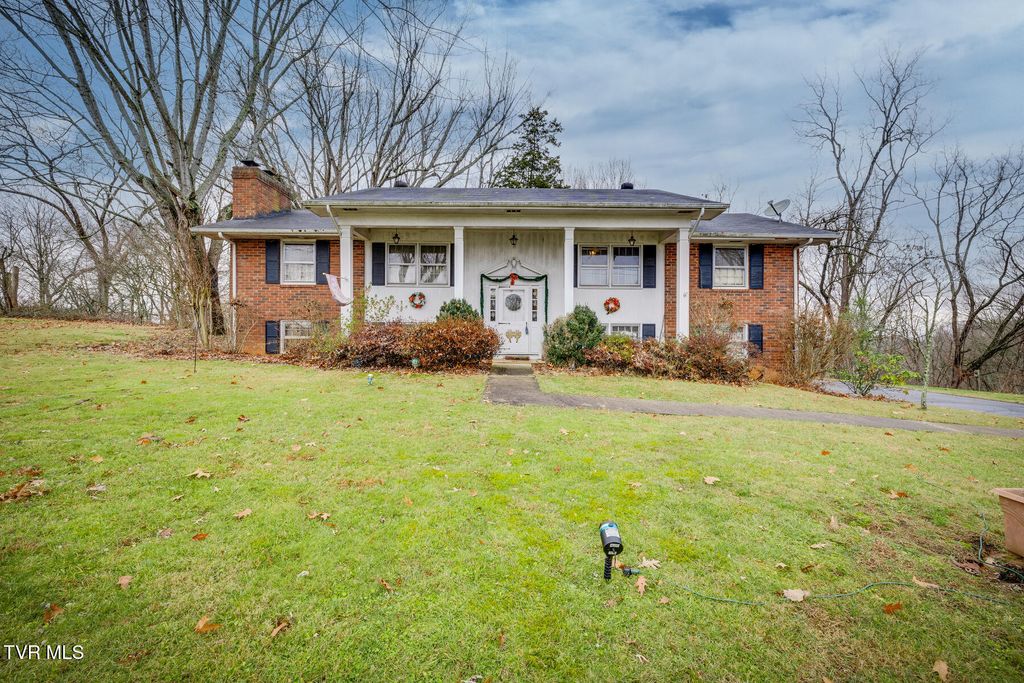 Photo of 812 Beechwood Drive, Kingsport, TN 37663 (MLS # 9974543)
