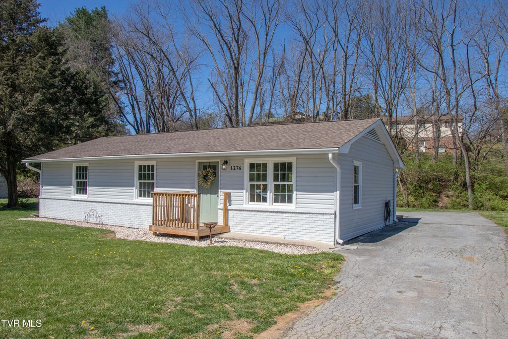 Photo of 1276 Old Airport Road, Bristol, VA 24201 (MLS # 9992820)