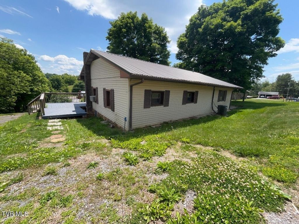 Photo of 221 Holly Hill Drive, Rogersville, TN 37857 (MLS # 9995364)