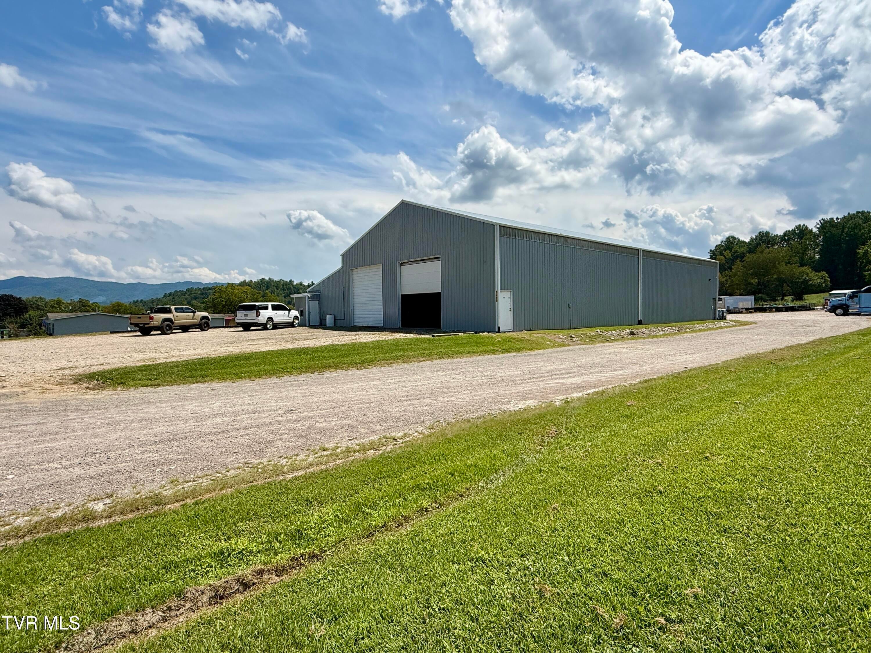 2481 Highway 421