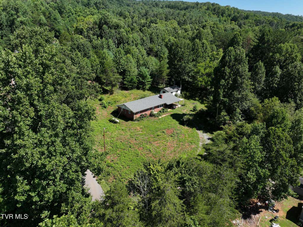 Photo of 128 Dan Berry Hill Road, Elizabethton, TN 37643 (MLS # 9999343)