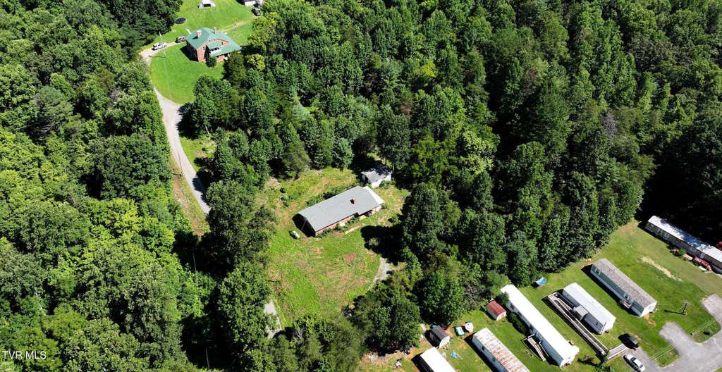 Photo of 128 Dan Berry Hill Road, Elizabethton, TN 37643 (MLS # 9999343)