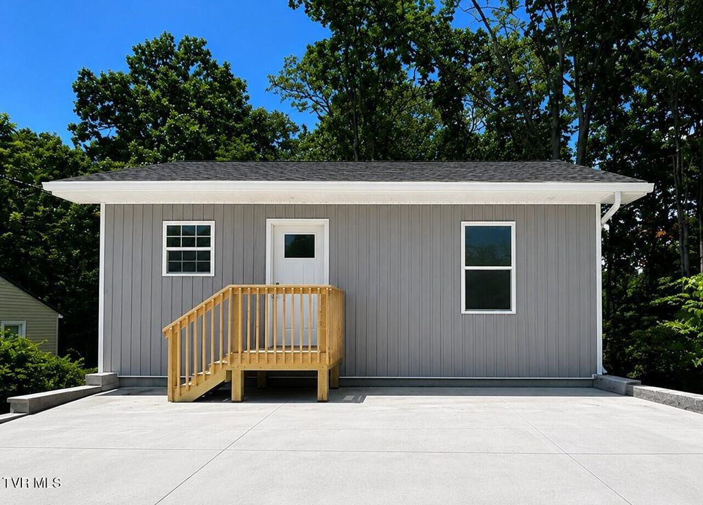 Photo of 2984 Ashley Street, Kingsport, TN 37664 (MLS # 9996824)