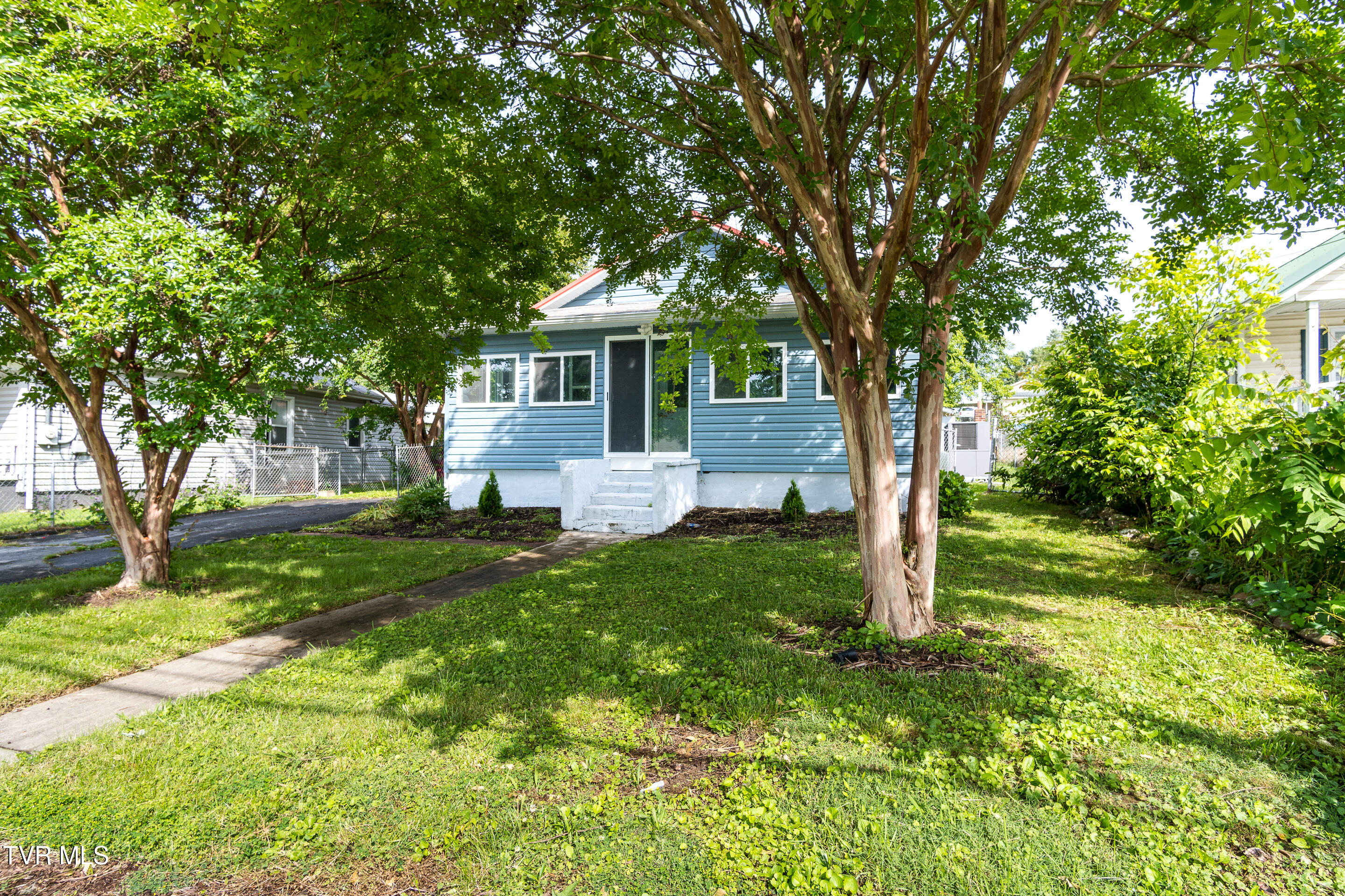 1605 Fairview Avenue, Johnson City, Tennessee image 2