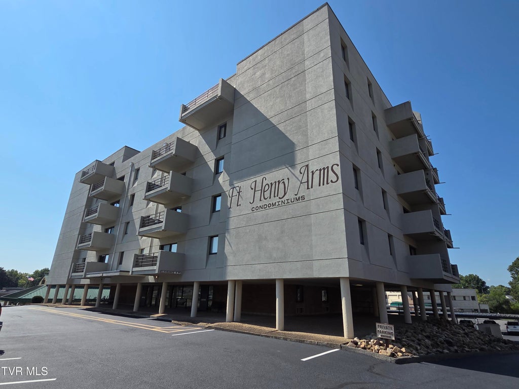 Photo of 1585 Fort Henry Drive #Apt 3f, Kingsport, TN 37664 (MLS # 10000389)