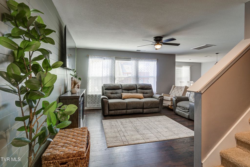 Photo of 567 Cox Hollow Road, Kingsport, TN 37663 (MLS # 9988632)