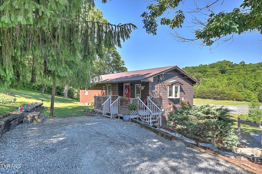 Photo of 329 Westfield Drive, Kingsport, TN 37664 (MLS # 9995338)