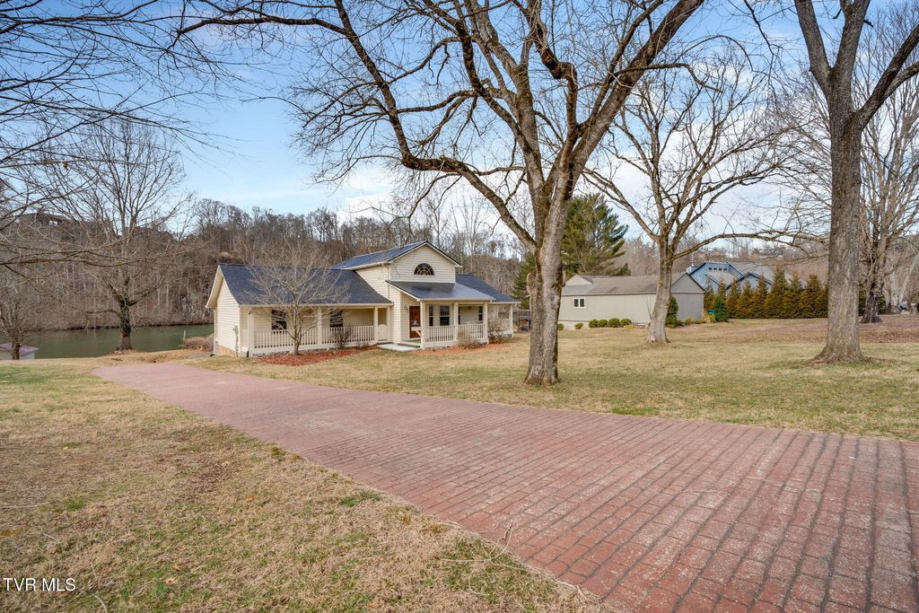 Photo of 300 Sugarwood Drive, Kingsport, TN 37663 (MLS # 9990758)