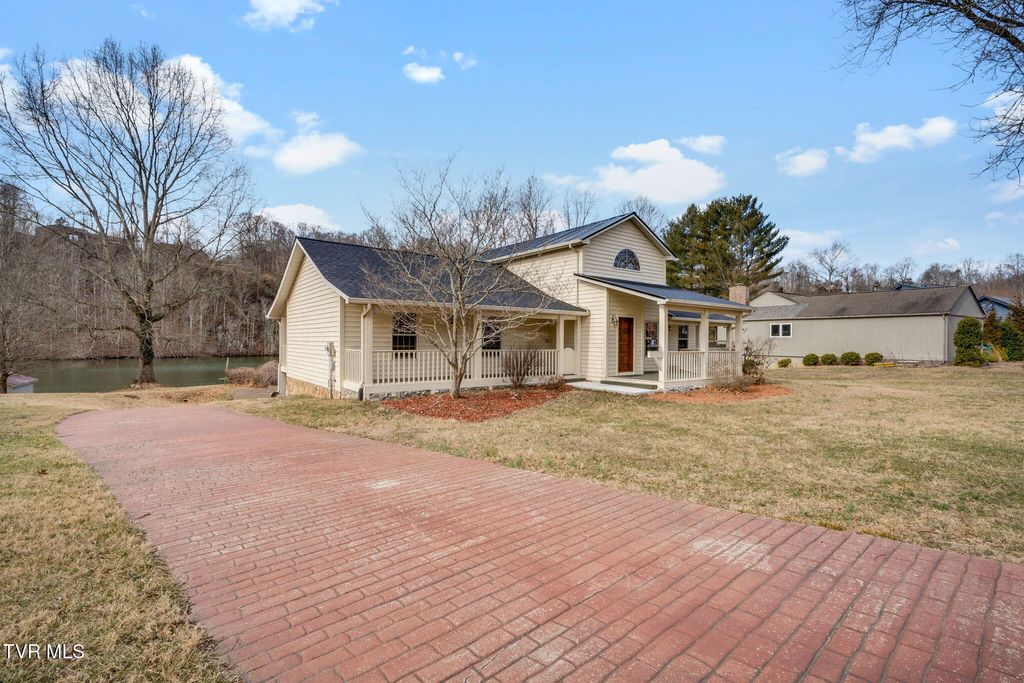 Photo of 300 Sugarwood Drive, Kingsport, TN 37663 (MLS # 9990758)