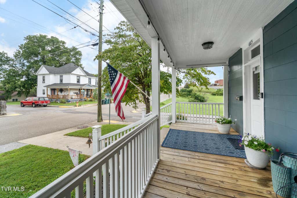 Photo of 665 Moore Street, Bristol, VA 24201 (MLS # 9999921)