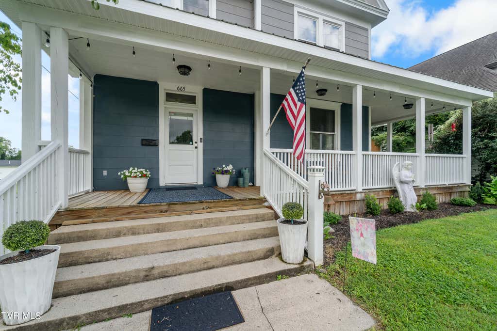 Photo of 665 Moore Street, Bristol, VA 24201 (MLS # 9999921)