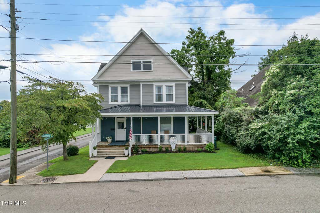 Photo of 665 Moore Street, Bristol, VA 24201 (MLS # 9999921)