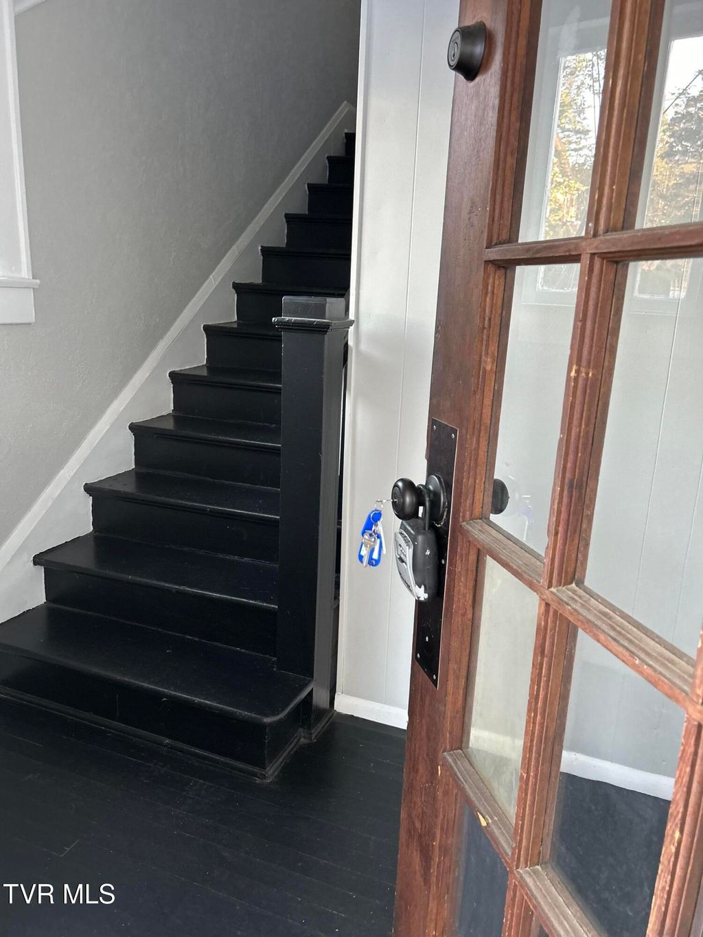 Photo of 617 Taylor Street, Bristol, TN 37620 (MLS # 9975047)