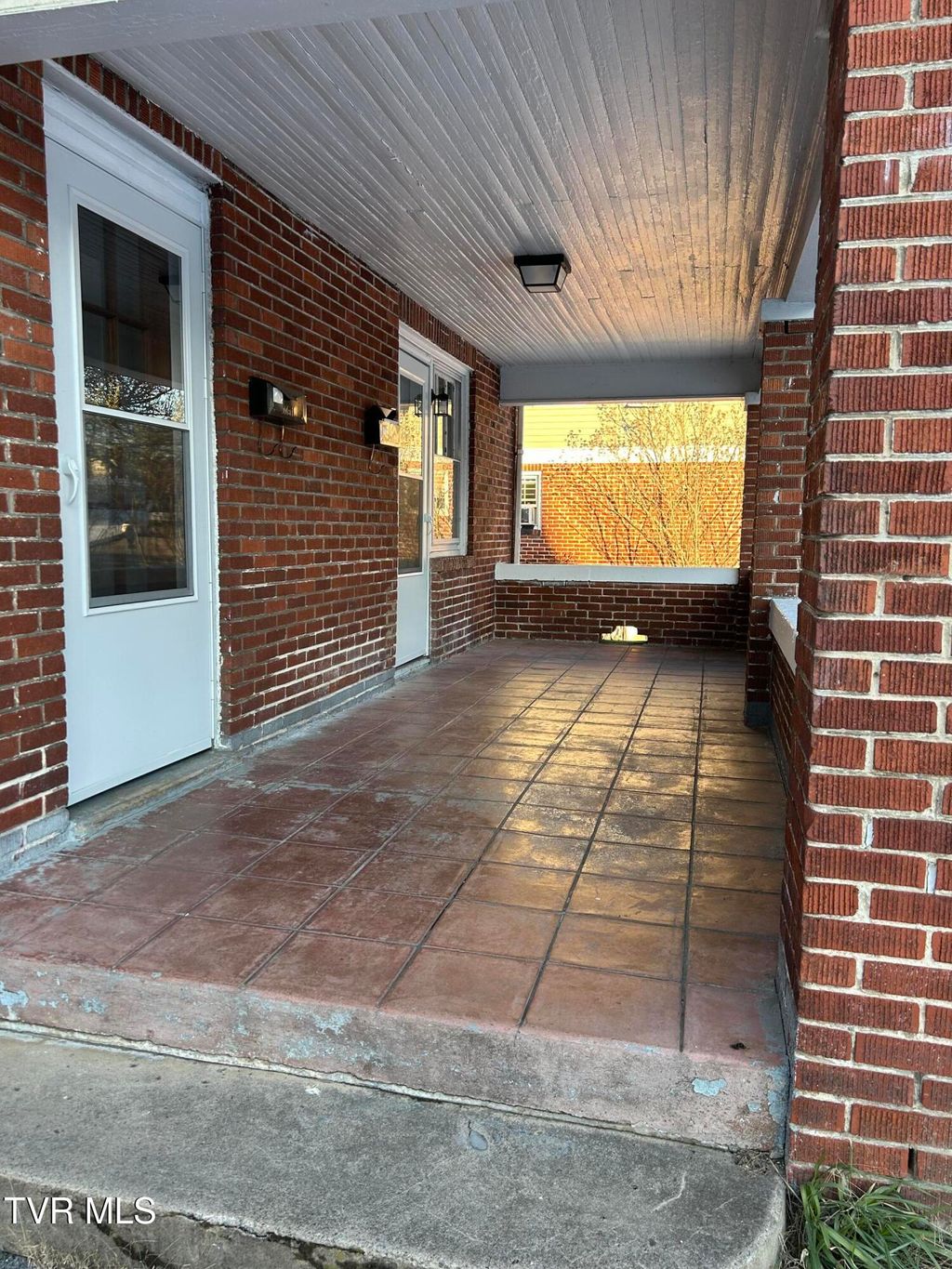 Photo of 617 Taylor Street, Bristol, TN 37620 (MLS # 9975047)