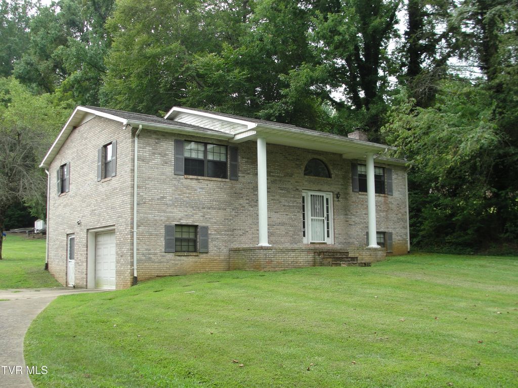 Photo of 2170 N Main Ave Ave, Erwin, TN 37650 (MLS # 9984780)