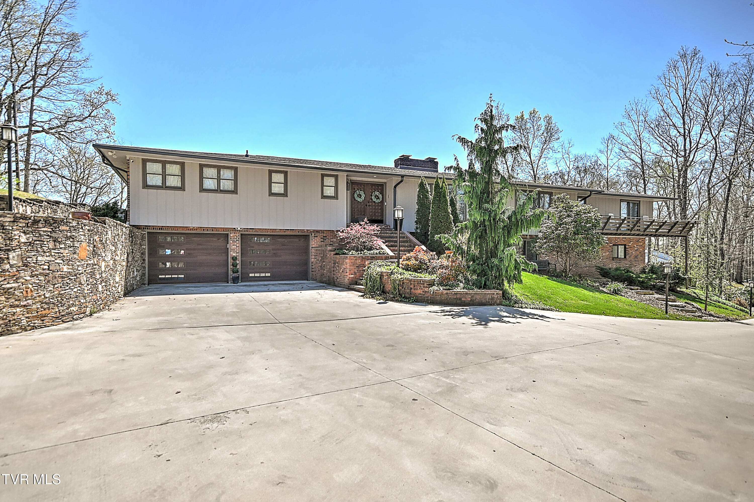 117 Skyline Dr Drone DOM-9