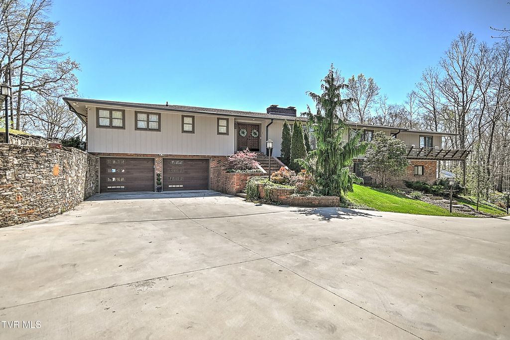 Photo of 117 Skyline Drive, Bristol, TN 37620 (MLS # 9993653)