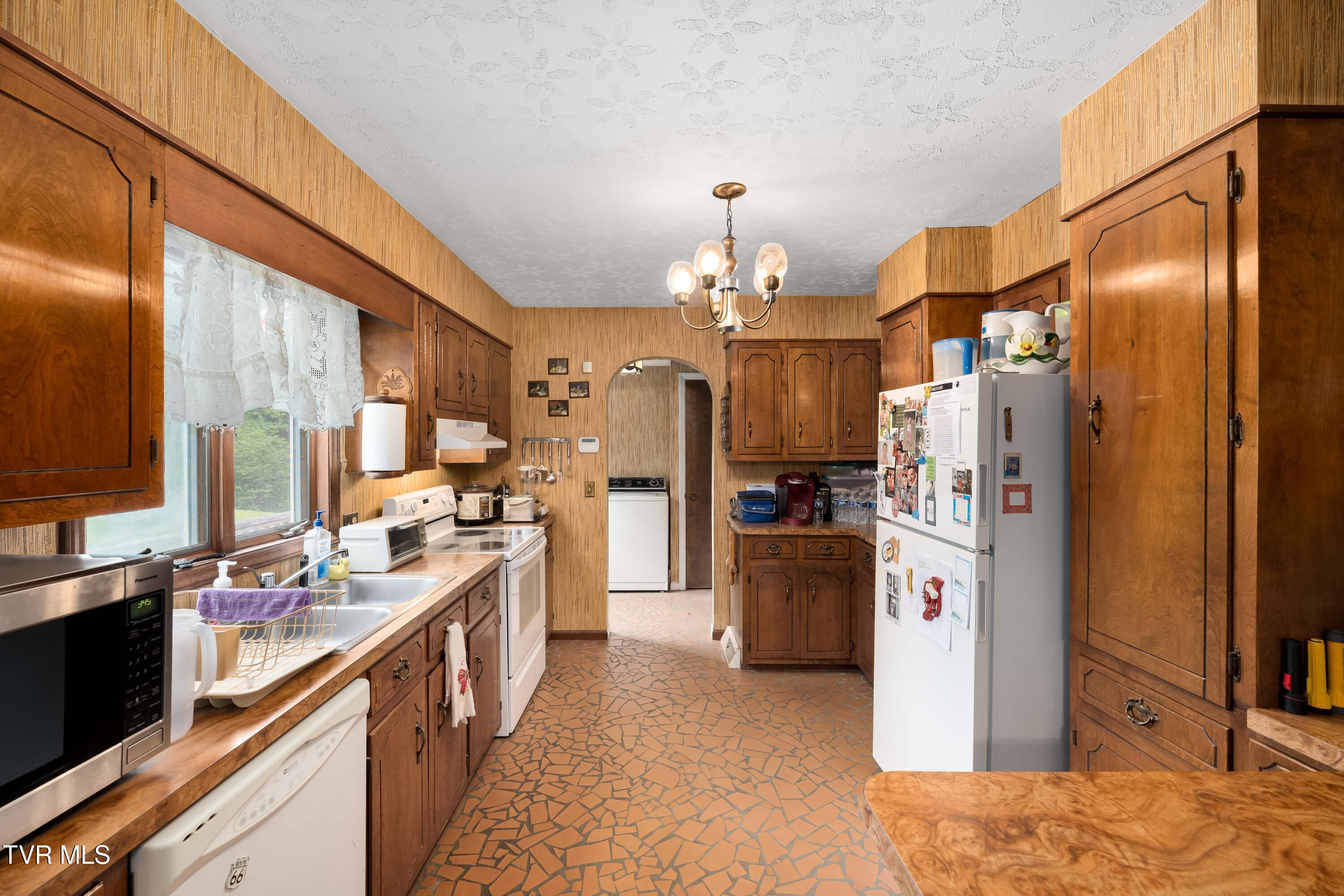 1546 Stage Road, Mountain City, Tennessee image 13