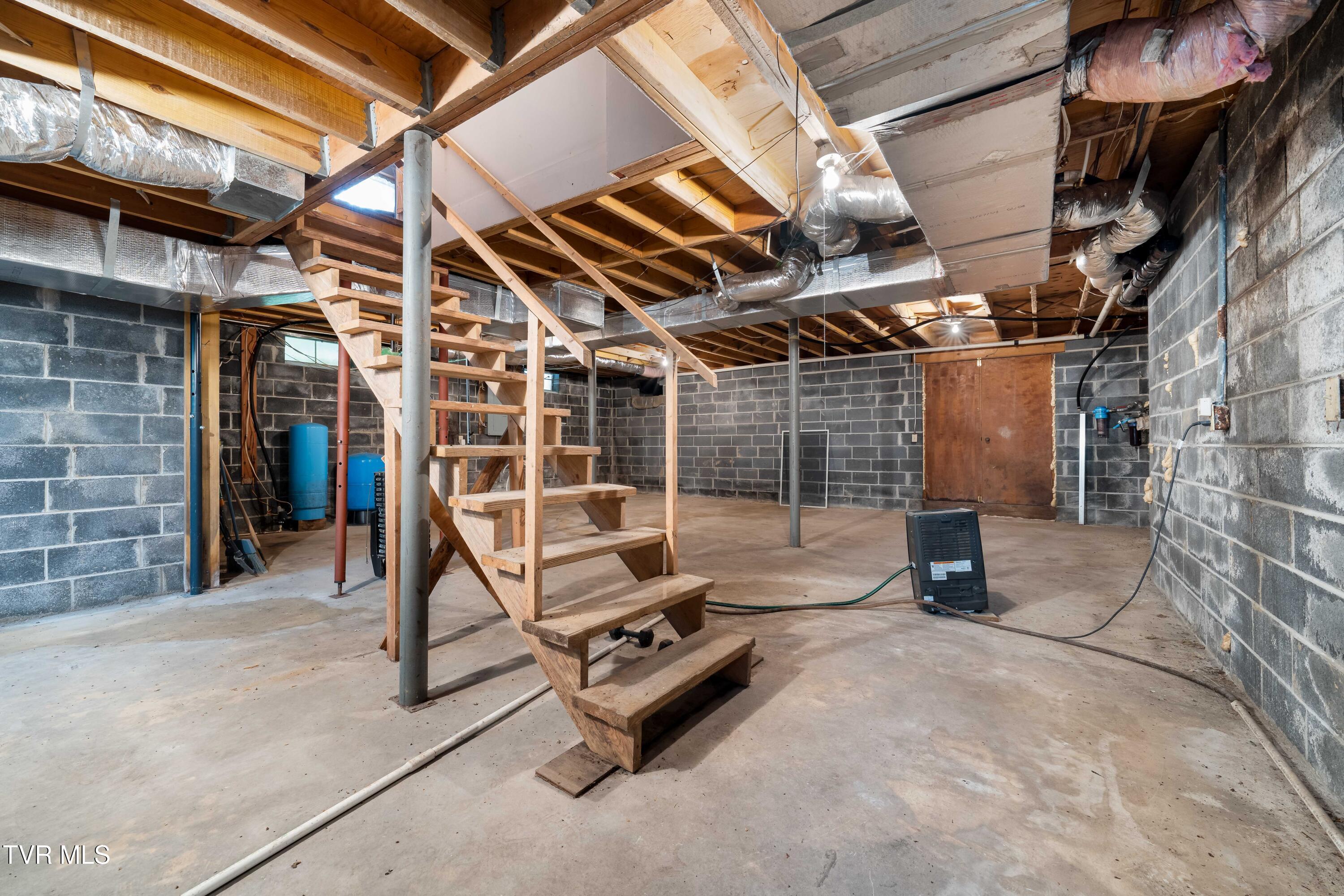 1546 Stage Road, Mountain City, Tennessee image 31