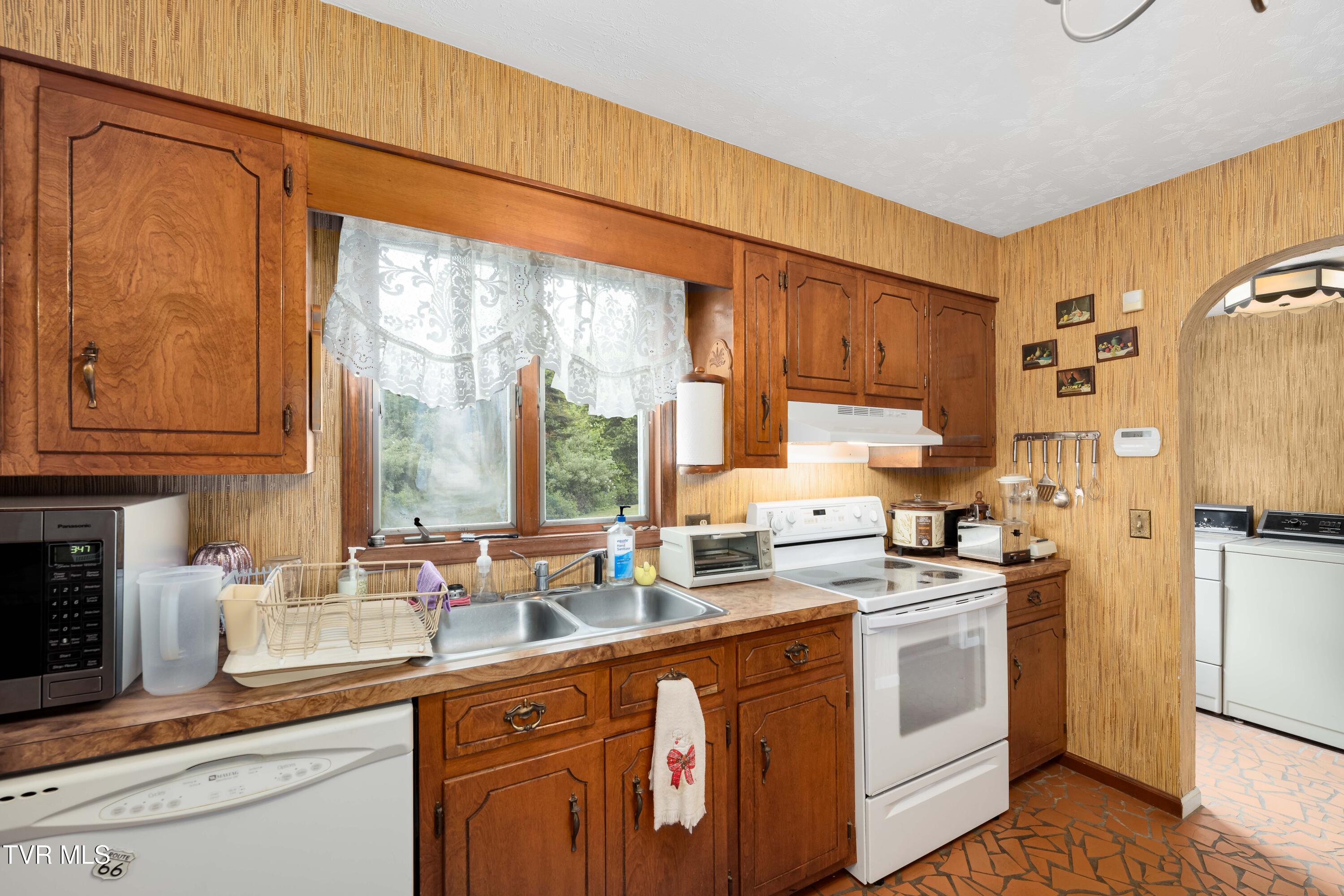 1546 Stage Road, Mountain City, Tennessee image 15